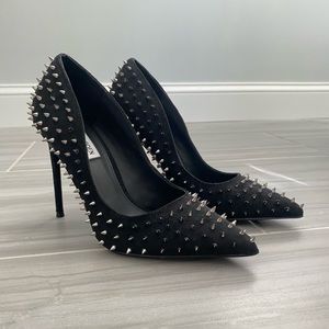 Steve Madden black spike pumps